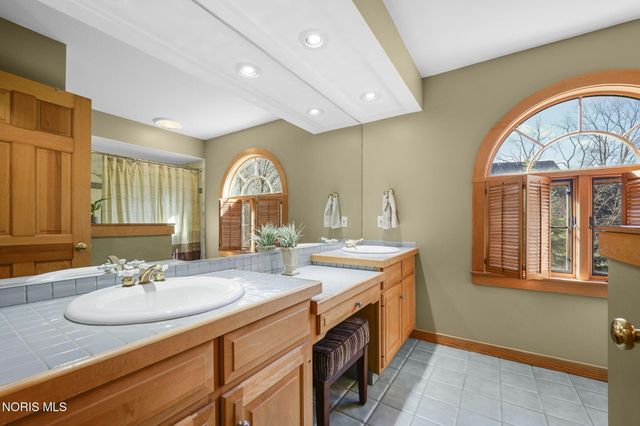 30039 Morningside Drive, Perrysburg, OH 43551