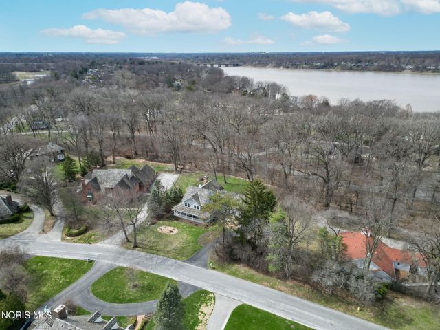 30039 Morningside Drive, Perrysburg, OH 43551