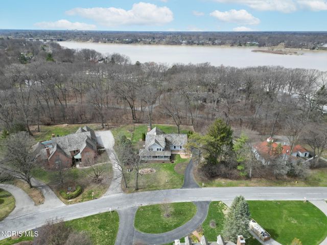 30039 Morningside Drive, Perrysburg, OH 43551