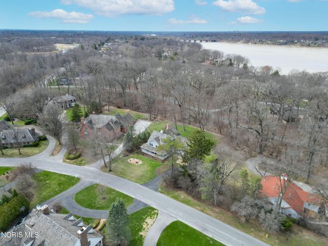 30039 Morningside Drive, Perrysburg, OH 43551