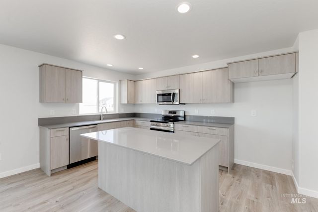 4919 Blue Silver St, Caldwell, ID 83605