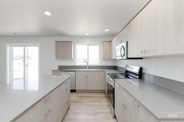 4919 Blue Silver St, Caldwell, ID 83605