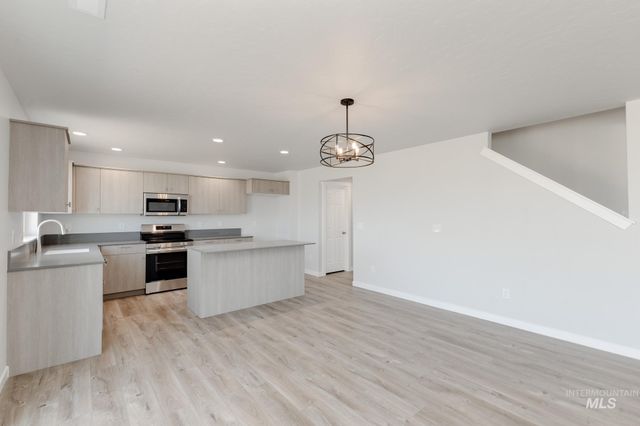 4919 Blue Silver St, Caldwell, ID 83605