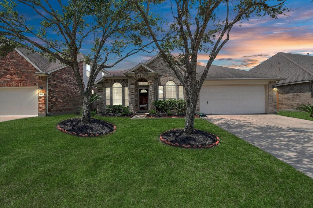 2924 Perdido Bay Lane, Pearland, TX 77584