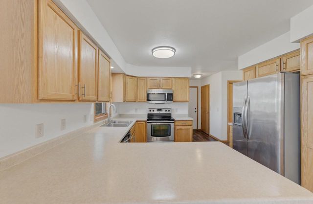 329 N Heatherstone Drive, Sun Prairie, WI 53590