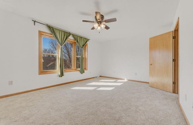 329 N Heatherstone Drive, Sun Prairie, WI 53590