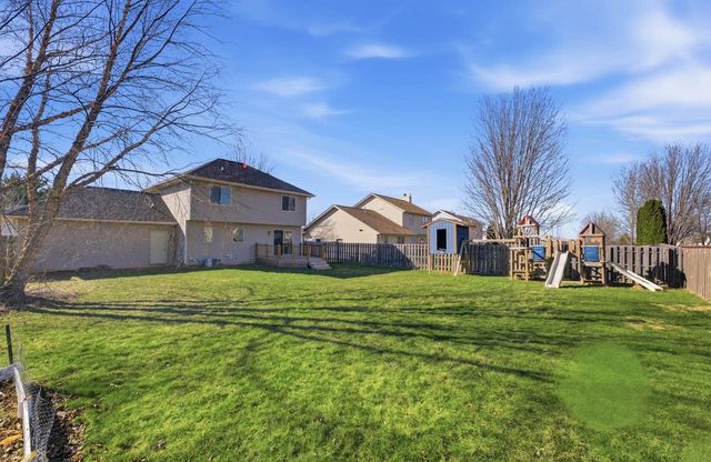 329 N Heatherstone Drive, Sun Prairie, WI 53590