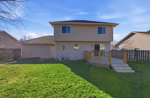 329 N Heatherstone Drive, Sun Prairie, WI 53590