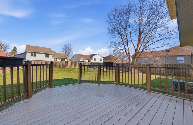 329 N Heatherstone Drive, Sun Prairie, WI 53590