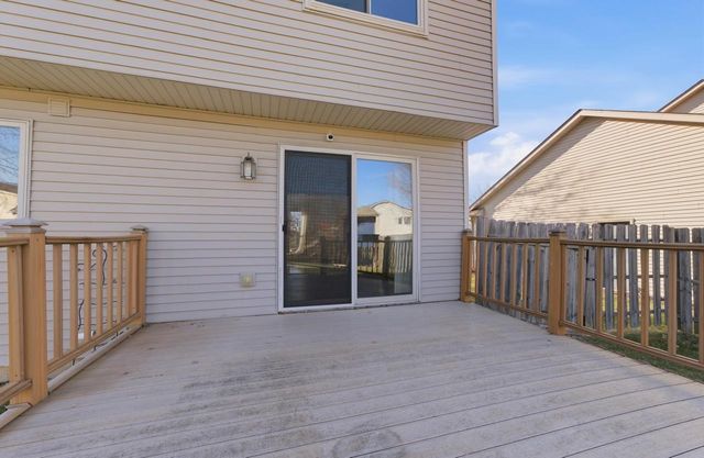 329 N Heatherstone Drive, Sun Prairie, WI 53590