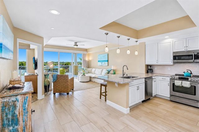 19519 GULF BOULEVARD 202, Indian Shores, FL 33785