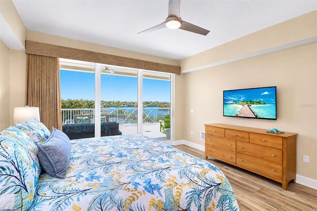 19519 GULF BOULEVARD 202, Indian Shores, FL 33785