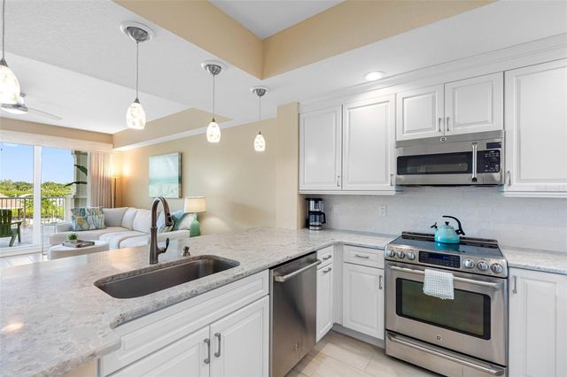 19519 GULF BOULEVARD 202, Indian Shores, FL 33785