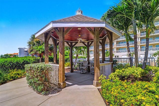 19519 GULF BOULEVARD 202, Indian Shores, FL 33785