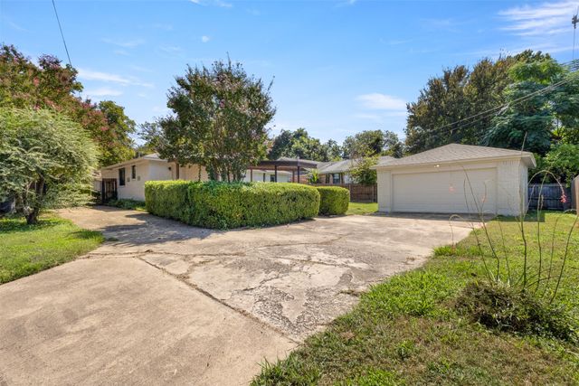 2305 Fenestra Drive, Dallas, TX 75228