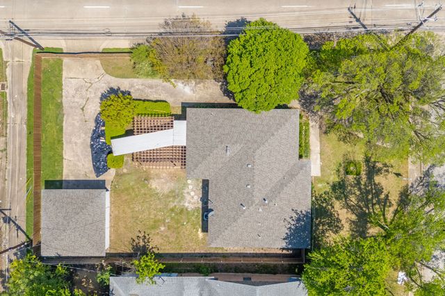 2305 Fenestra Drive, Dallas, TX 75228