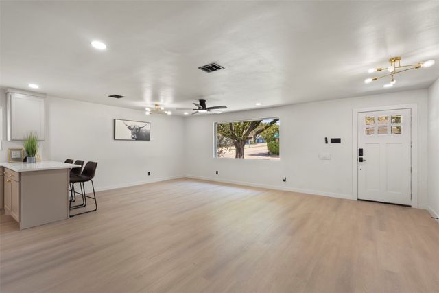 2305 Fenestra Drive, Dallas, TX 75228