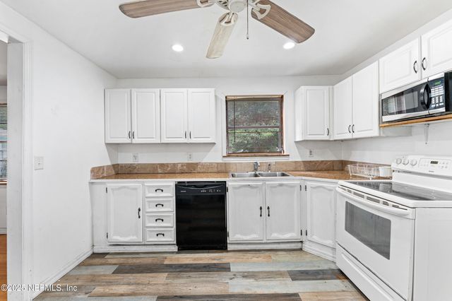 610 DIVISION Street, Fernandina Beach, FL 32034