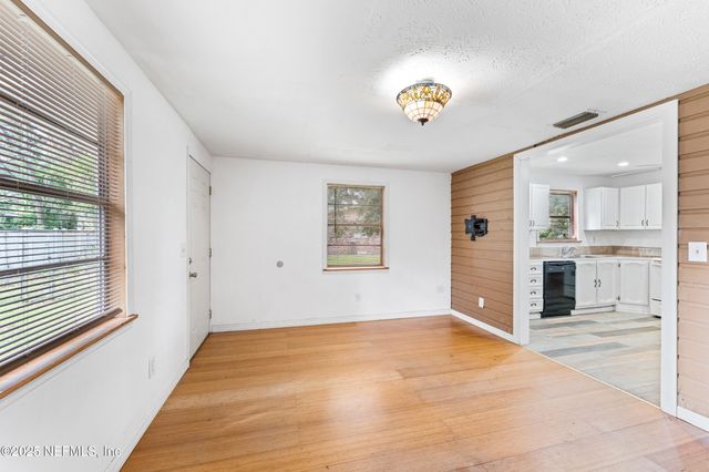 610 DIVISION Street, Fernandina Beach, FL 32034
