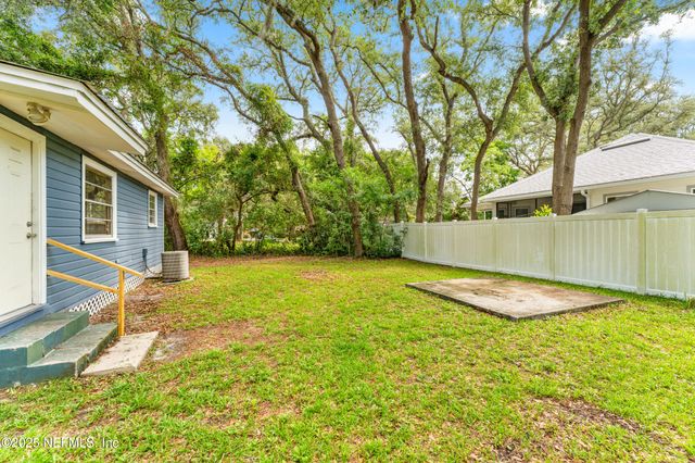 610 DIVISION Street, Fernandina Beach, FL 32034