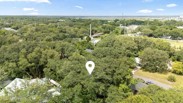 610 DIVISION Street, Fernandina Beach, FL 32034