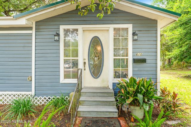 610 DIVISION Street, Fernandina Beach, FL 32034