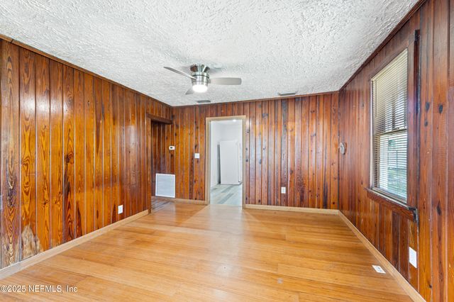 610 DIVISION Street, Fernandina Beach, FL 32034