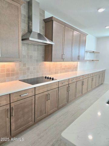 9816 S 11th Place, Phoenix, AZ 85042