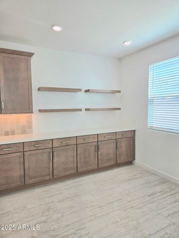 9816 S 11th Place, Phoenix, AZ 85042