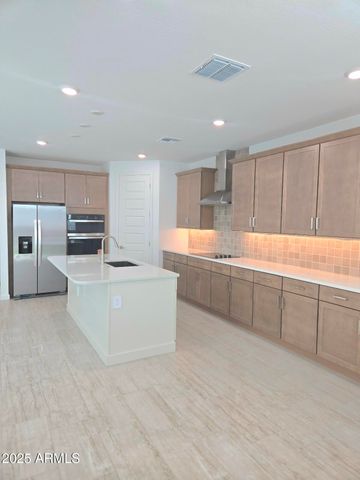 9816 S 11th Place, Phoenix, AZ 85042