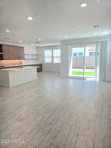 9816 S 11th Place, Phoenix, AZ 85042