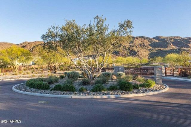 9816 S 11th Place, Phoenix, AZ 85042