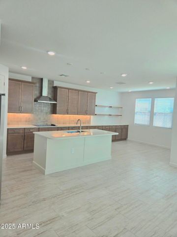 9816 S 11th Place, Phoenix, AZ 85042