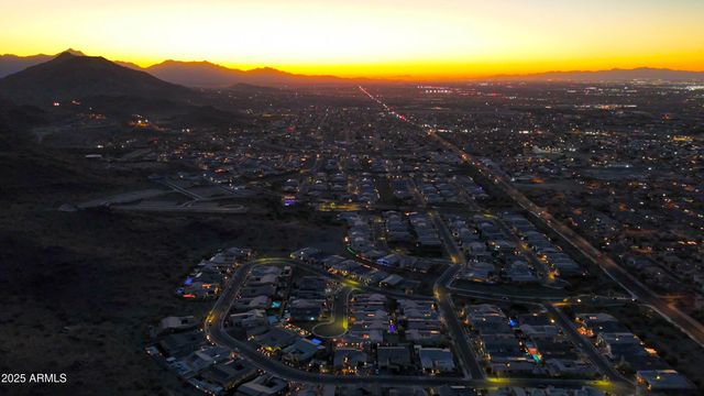 9816 S 11th Place, Phoenix, AZ 85042