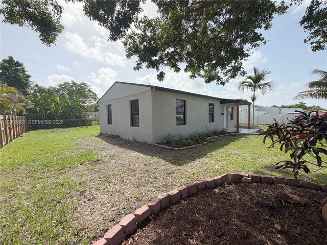 14740 Polk St, Miami, FL 33176