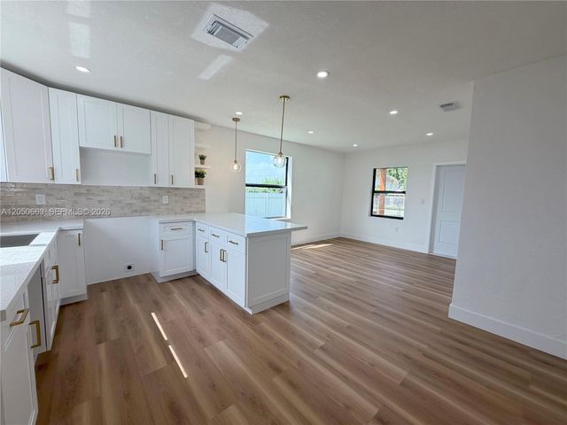 14740 Polk St, Miami, FL 33176