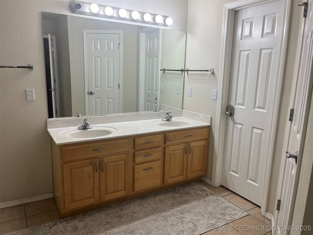 4809 S 195th Avenue E, Broken Arrow, OK 74014