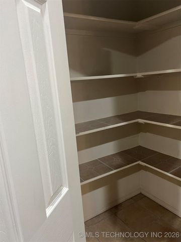 4809 S 195th Avenue E, Broken Arrow, OK 74014