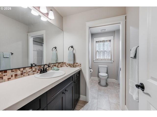 1648 Ne STILE Dr, Hillsboro, OR 97124