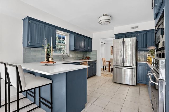 5751 Richards Circle, Shawnee, KS 66216