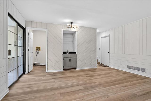 5751 Richards Circle, Shawnee, KS 66216