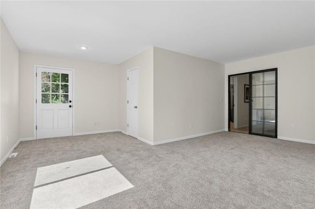 5751 Richards Circle, Shawnee, KS 66216