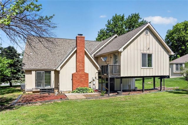 5751 Richards Circle, Shawnee, KS 66216