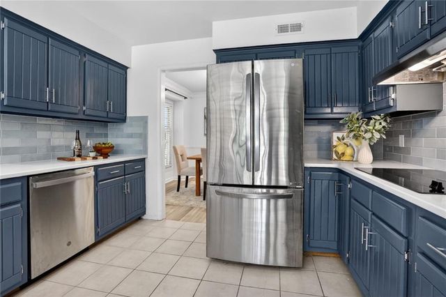 5751 Richards Circle, Shawnee, KS 66216