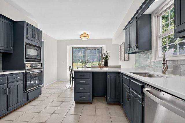 5751 Richards Circle, Shawnee, KS 66216