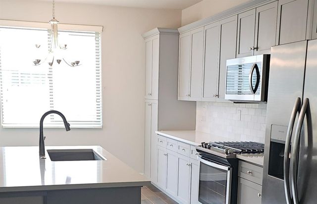 6211 E Sasha Drive, Fresno, CA 93727