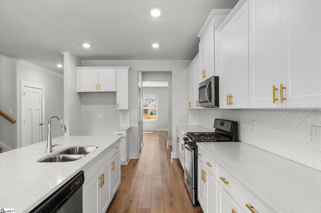 30 Shorncliffe Road, Simpsonville, SC 29680