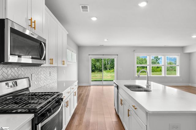 30 Shorncliffe Road, Simpsonville, SC 29680