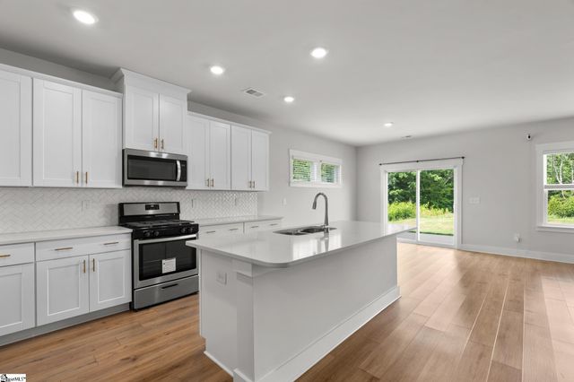 30 Shorncliffe Road, Simpsonville, SC 29680