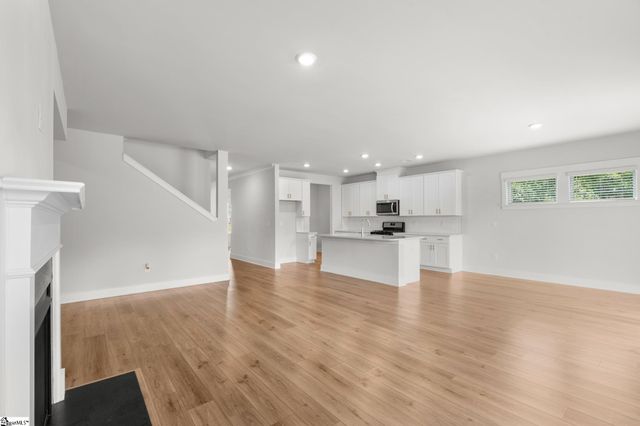 30 Shorncliffe Road, Simpsonville, SC 29680